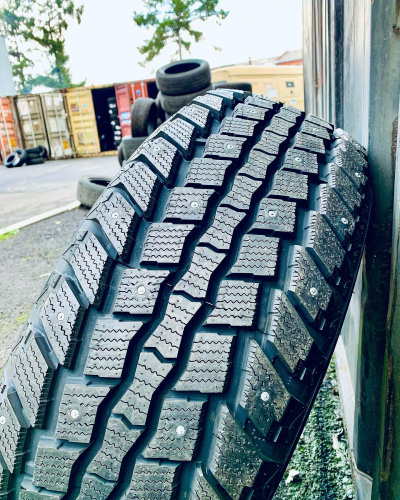 фото протектора и шины Ice Blazer WST2 LT Шина Sailun Ice Blazer WST2 LT 235/65 R18 106T