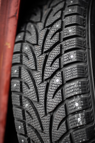 фото протектора и шины Ice Blazer WST1 Шина Sailun Ice Blazer WST1 215/65 R15 96T